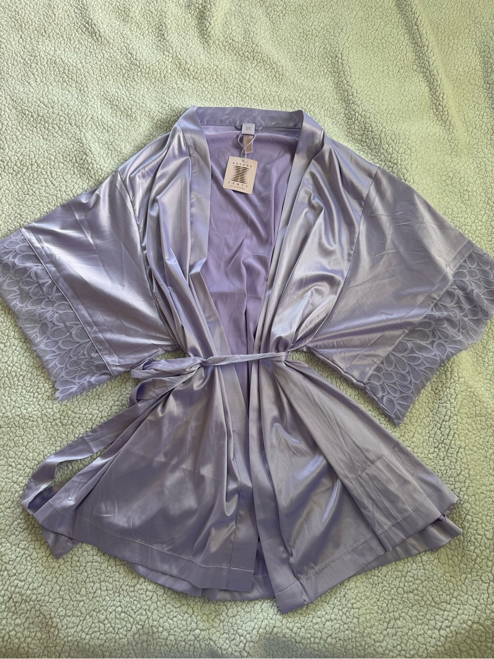 NWT Savage X Fenty Lavender Satin Lace-Trim Kimono Robe